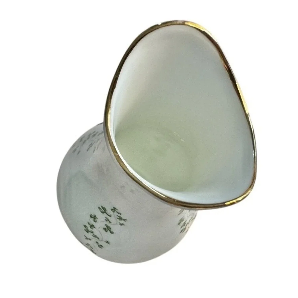 Royal Tara Vase Small White New Shamrock Fine Bone China‎ Bud Vase